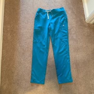 Figs straight leg XS/P scrubs